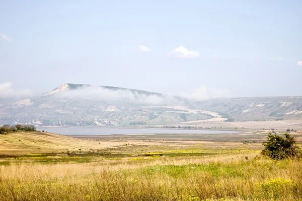 Foten av Krim bergen — Stockfoto