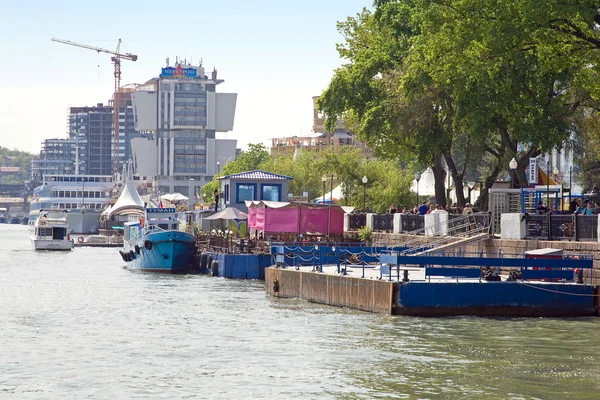 Embankment in the city of Rostov-on-Don — Stock Photo, Image