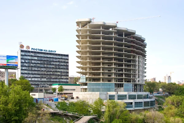 Bouwen van een huis in de stad Rostov aan de Don — Stockfoto