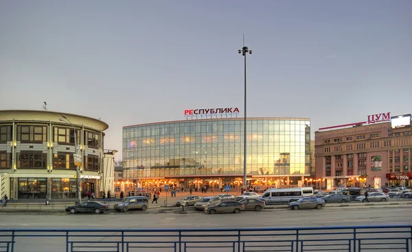 Evening. Shop on a on square — Stock Photo, Image