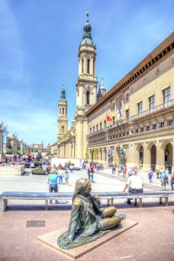 Zaragoza. Tanrı'nın ayağı anası Katedrali