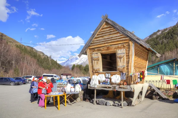 Caucasus. Küçük Pazar Narzan Vadisi içinde olduğunu — Stok fotoğraf