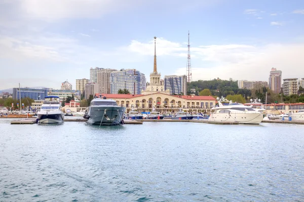 Şehir Sochi. Deniz bağlantı noktası — Stok fotoğraf