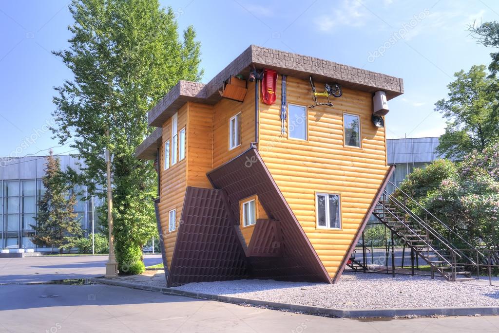Upside down house – Stock Editorial Photo © ppl1958 #96826534