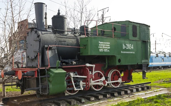 La vecchia locomotiva in Mineralnye Vody — Foto Stock