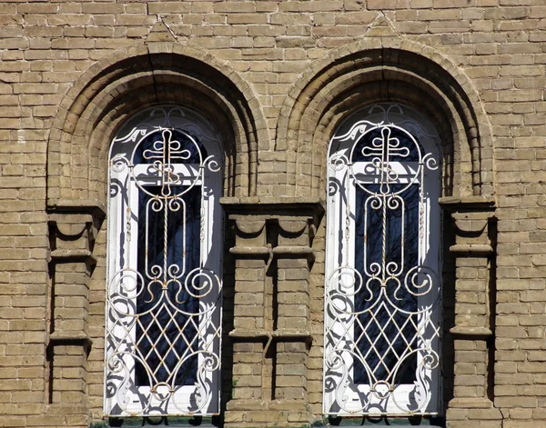 Hermosa ventana vieja —  Fotos de Stock