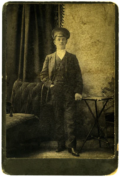 Vintage retrato de un hombre joven. — Foto de Stock
