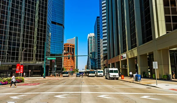 Denver Colorado September 2019 View Busy Street Denver Public Transport — Stock Photo, Image