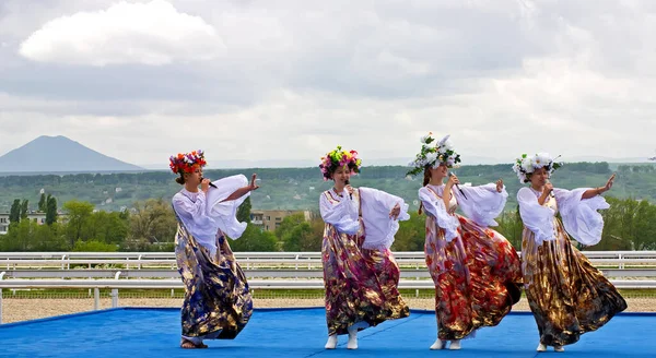 Pyatigorsk Russia May 2012 Choir Young Girls Sings City Festival — Stock Photo, Image