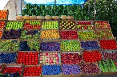 surtido de frutas y verduras.