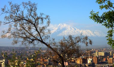 Yerevan şehir ve Ağrı Dağı