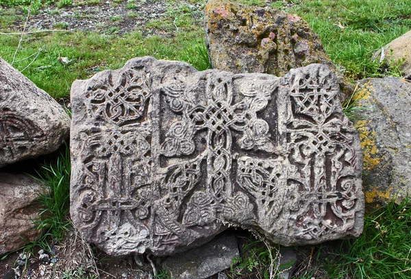 Antyczny khachkar — Zdjęcie stockowe