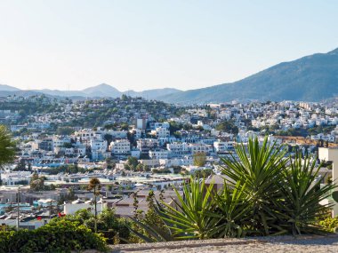 Gumbet bölgesinin gözlem güvertesinden görüntüsü. Güzel, yumuşak bir akşam ışığı. Bodrum, Türkiye