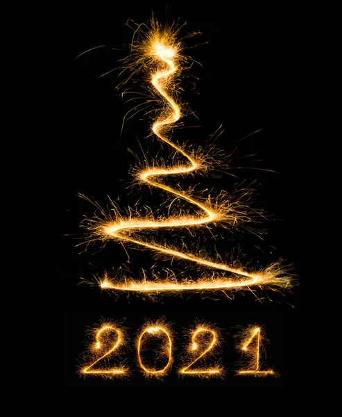 Weihnachtsbaum Und Zahlen 2021 Von Wunderkerzen Bengalische Lichter Auf Schwarzem — Stockfoto