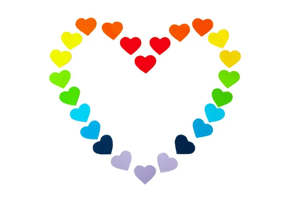 Papieren harten in de vorm van het hart geïsoleerd op witte achtergrond. Regenboog kleuren. Valentijnsdag. LGBT-symbool — Stockfoto