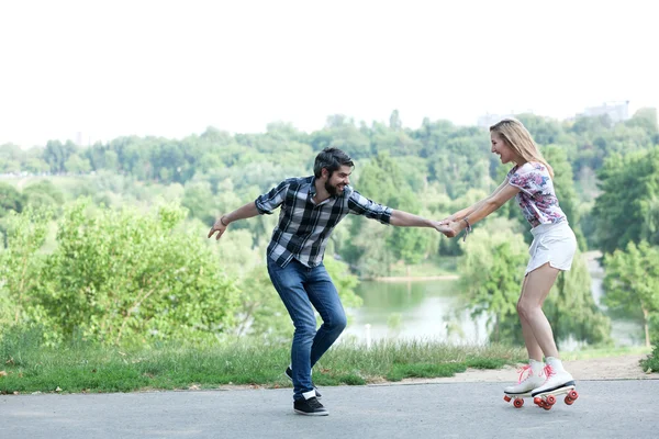 Tekerlekli paten üzerinde ilk kez