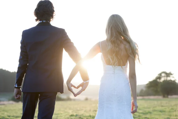 Es gibt immer noch Liebe im Sonnenuntergang — Stockfoto