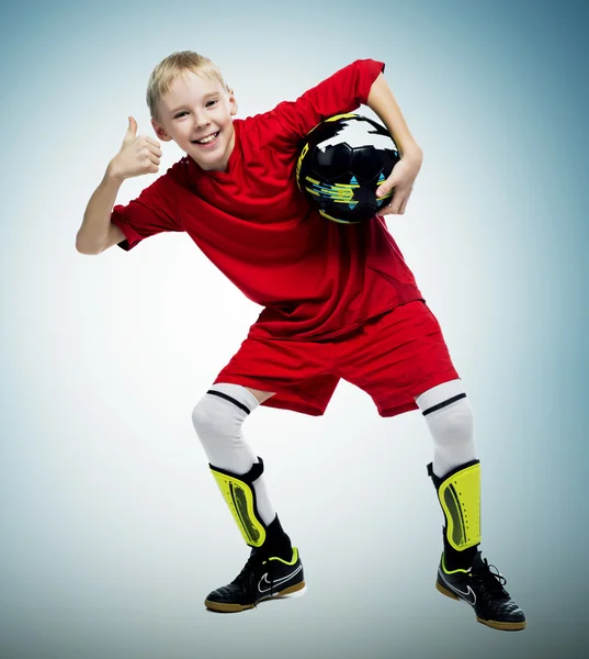 Pojke med en boll — Stockfoto