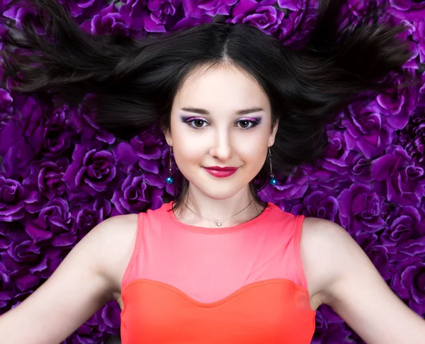 Menina com cabelo comprido — Fotografia de Stock