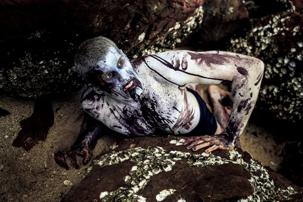 Zombie op het strand — Stockfoto