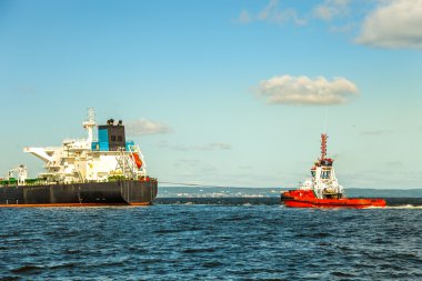 tanker ve römorkör