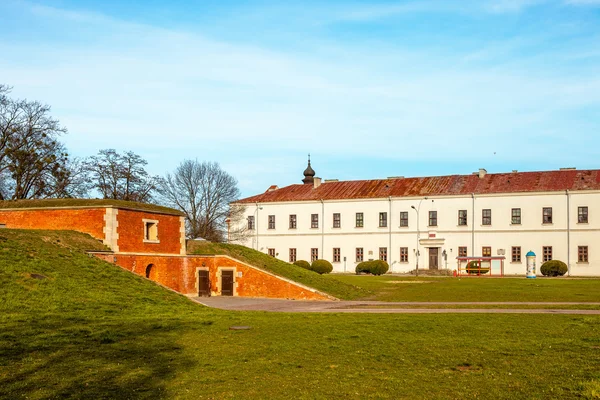 Zamojski akademie v Zamosc, Polsko. — Stock fotografie