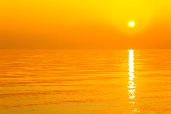 Soluppgång till havs — Stockfoto