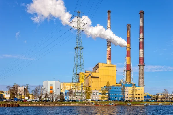 Central térmica e eléctrica — Fotografia de Stock