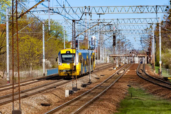 Trein op het spoor — Stockfoto