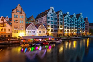 Tahıl ambarı Adası'nda gece