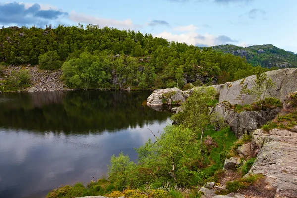 Pond in mountains — Stock Photo, Image