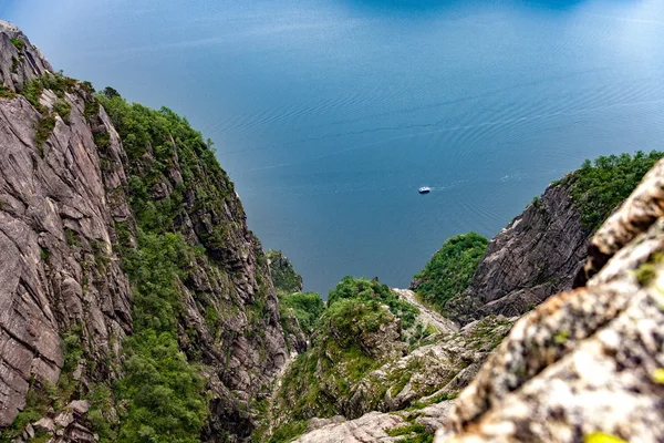 Na okraji útesu — Stock fotografie