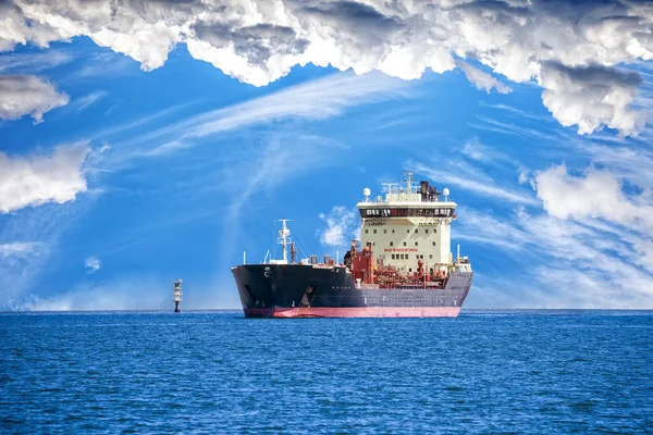 Navio-tanque no mar — Fotografia de Stock