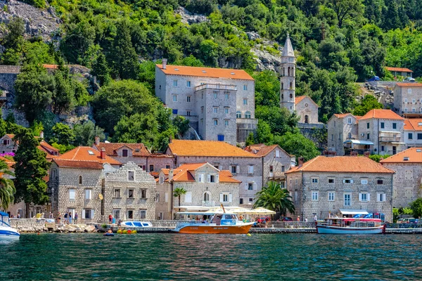 Desa Perast di teluk Kotor — Stok Foto