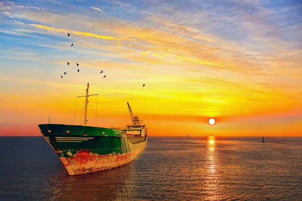 Wschód słońca z morza — Zdjęcie stockowe