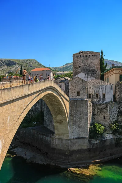 Berömda gamla bron i mostar — Stockfoto