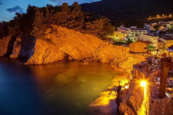 Falaise rocheuse sur la côte Adriatique — Photo