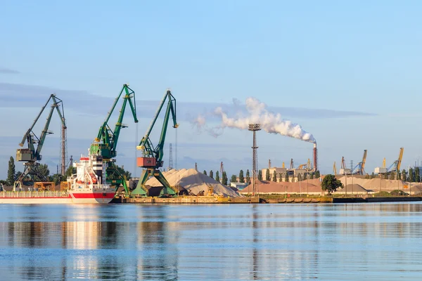 Hamnen i morse — Stockfoto