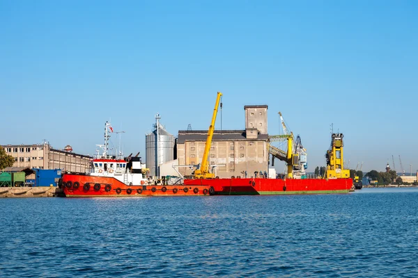 Schlepper und Lastkahn — Stockfoto