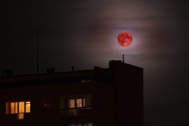 Kırmızı ay - bloodmoon