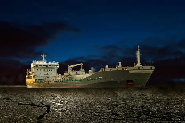 Statek w nocy — Zdjęcie stockowe