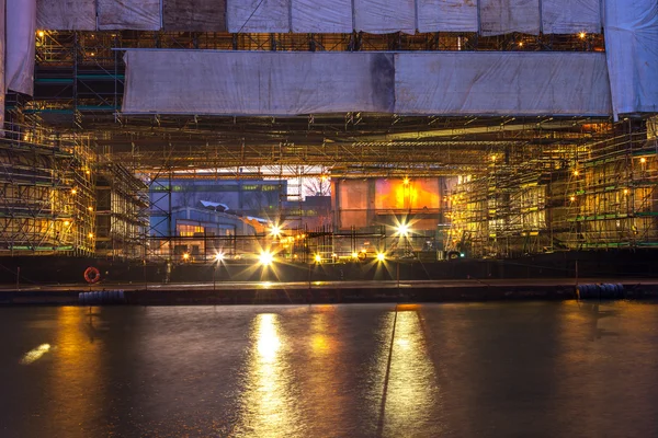 Scheepswerf op ochtend. — Stockfoto