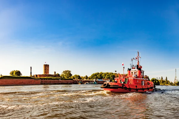 Bogserbåt i hamn — Stockfoto