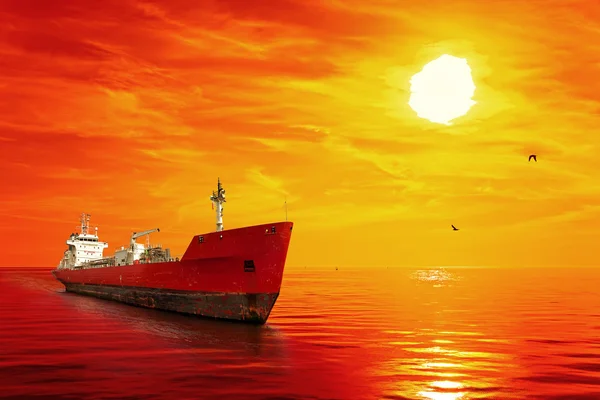 Schip bij zonsopgang — Stockfoto