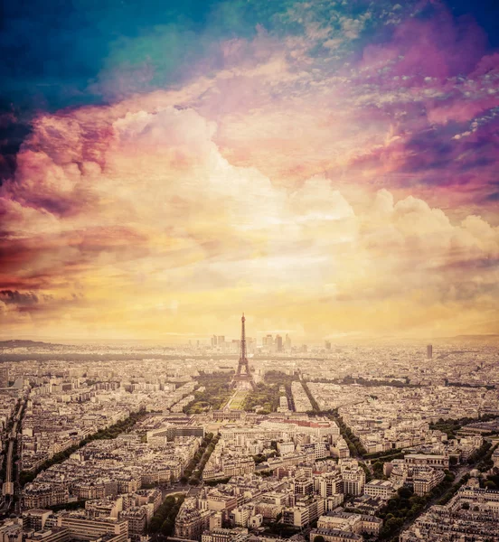 Paris skyline dengan fantastis matahari terbenam unik — Stok Foto