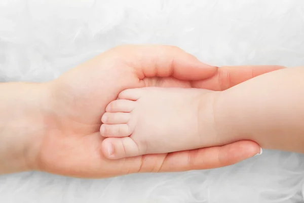 Recién nacido pie del bebé — Foto de Stock