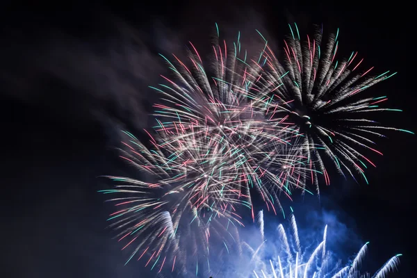 Spectaculaire vuurwerkshow — Stockfoto