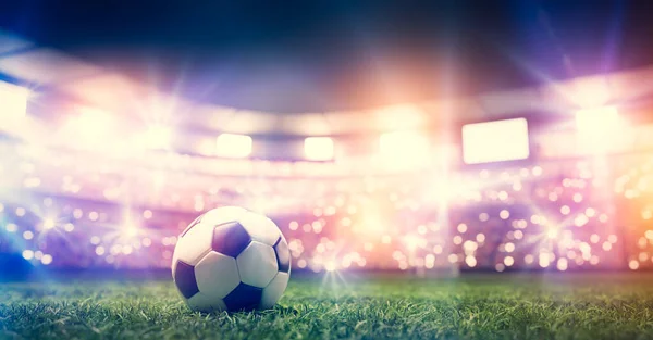 Piłka Nożna Polu Trawy Stadionie Mecz Wieczorowy — Zdjęcie stockowe