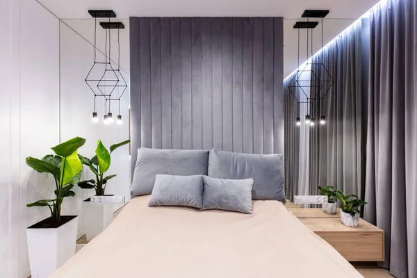 Modern Bedroom Comfortable Bed Studio Apartment Interior Design — Stock Photo, Image