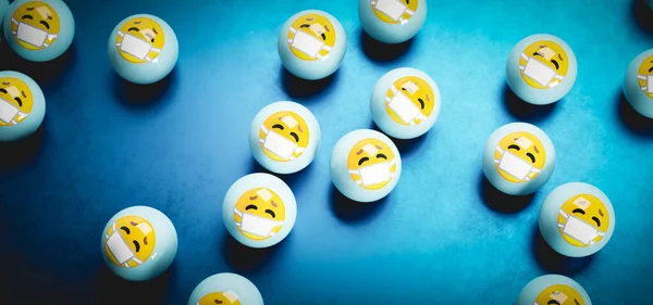 Emoji Emoticons Μάσκες Προσώπου Έννοια Covid Coronavirus Καθιστούν Μπάλες Κεφάλια — Φωτογραφία Αρχείου